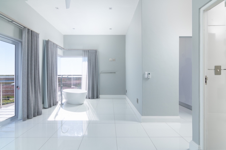 5 Bedroom Property for Sale in Laaiplek Western Cape